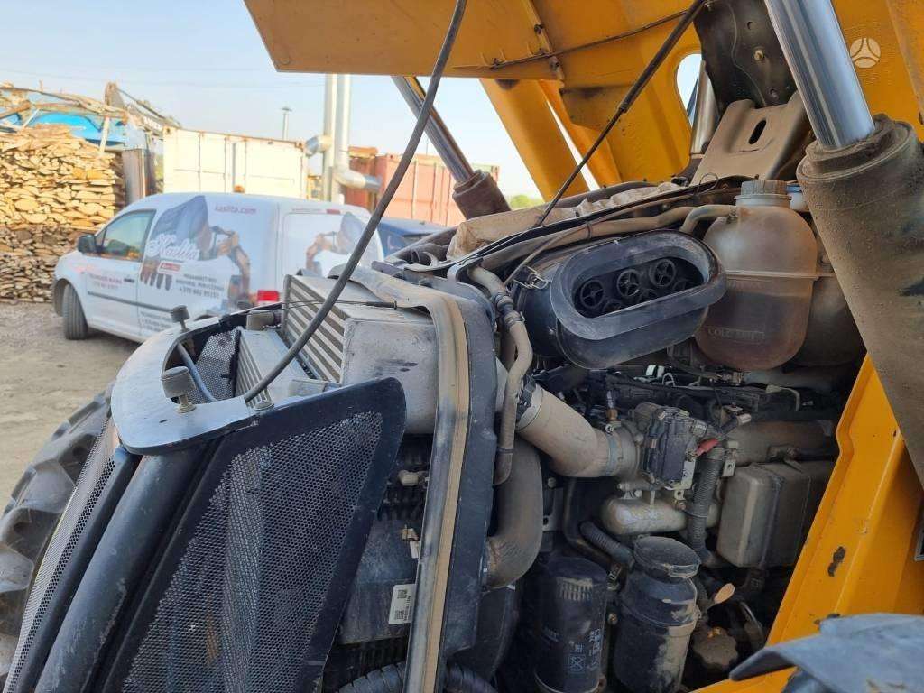 JCB 4CX, ekskavatoriniai krautuvai