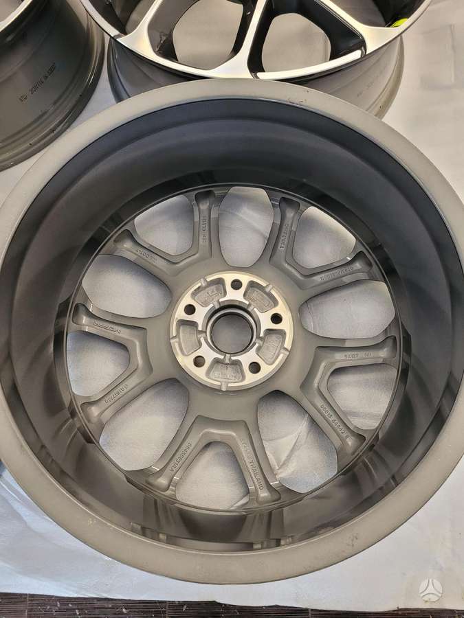 Chrysler Pacifica, lengvojo lydinio, R20