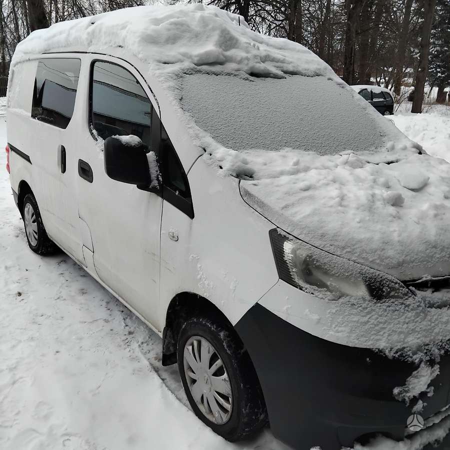 Nissan NV200 dalimis