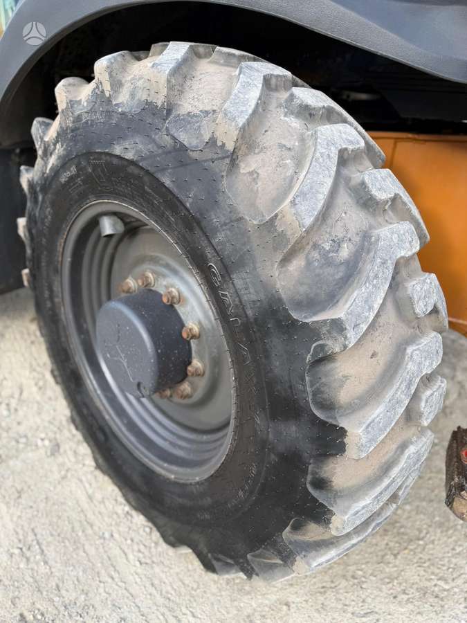 Case 695 ST, ekskavatoriniai krautuvai