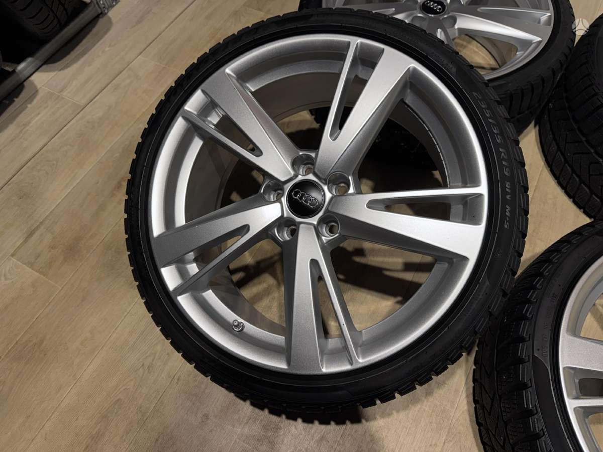 Audi RS3, lengvojo lydinio, R19
