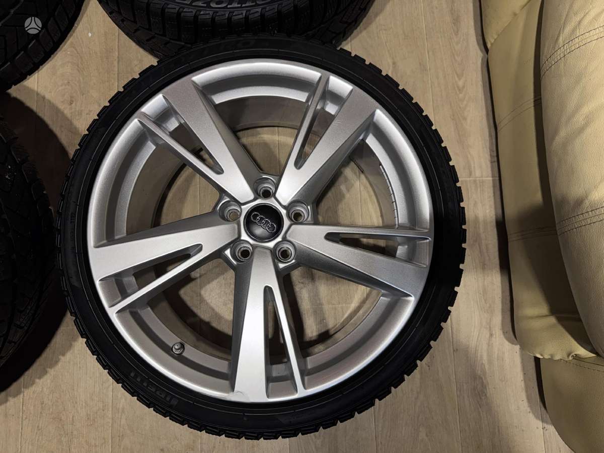 Audi RS3, light alloy, R19