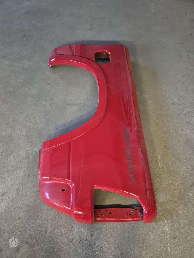 Dodge Ram sparnai, žibintai