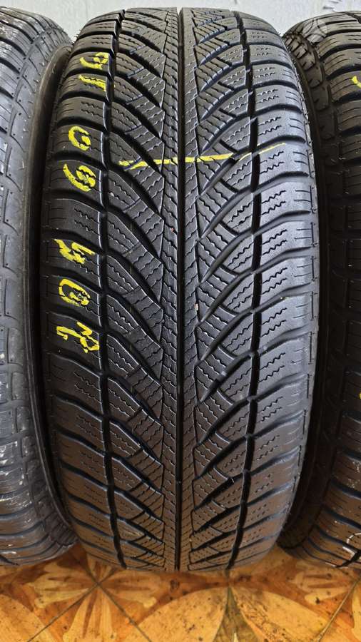 Goodyear Ultragrip performance, winter 205/60 R16