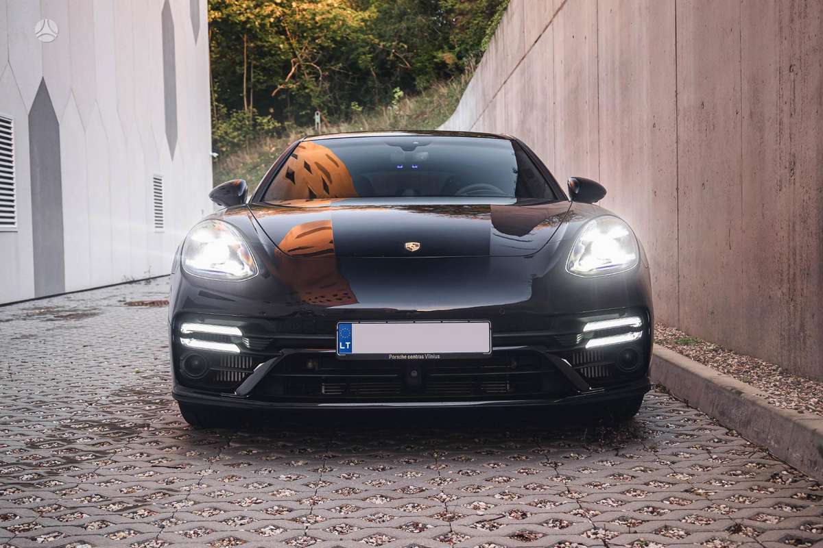 Porsche Panamera - 3