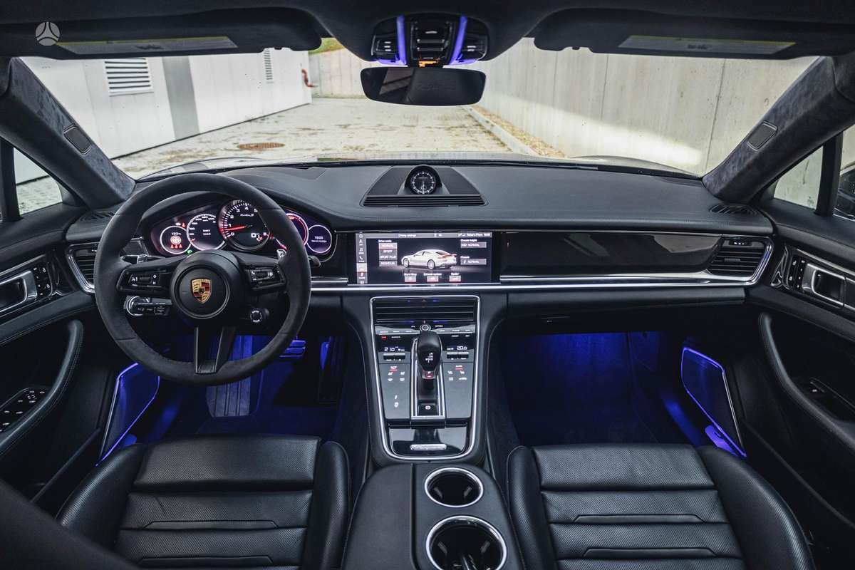 Porsche Panamera - 10