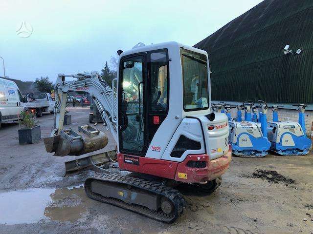 Takeuchi TB225 V3, экскаваторы