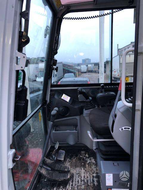 Takeuchi TB240 su Powertilt, ekskavatoriai