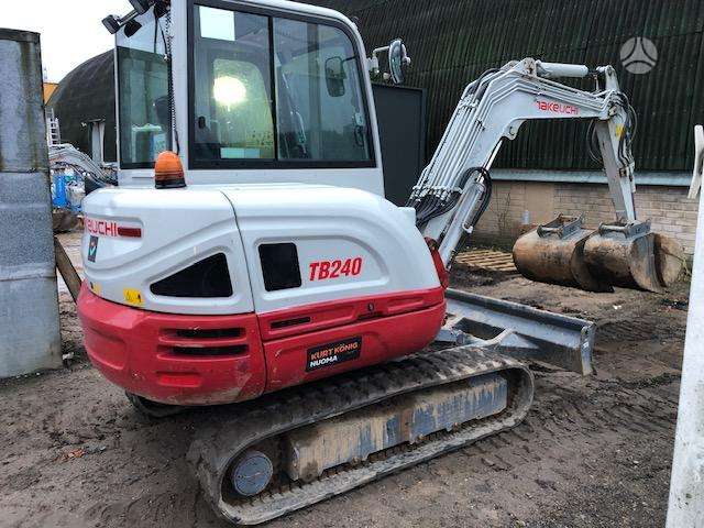 Takeuchi TB240 su Powertilt, экскаваторы