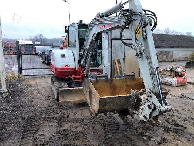Takeuchi TB240 su Powertilt, ekskavatoriai