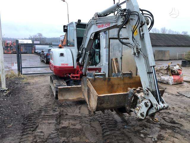 Takeuchi TB240 su Powertilt, экскаваторы