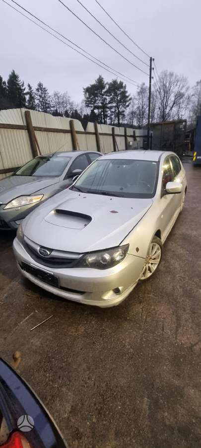 Subaru Impreza dalimis