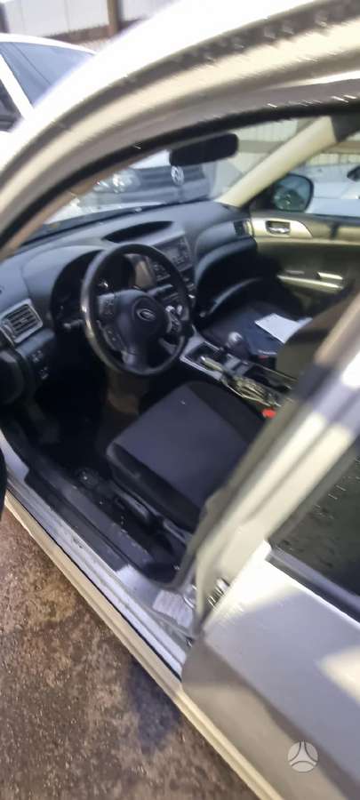 Subaru Impreza dalimis