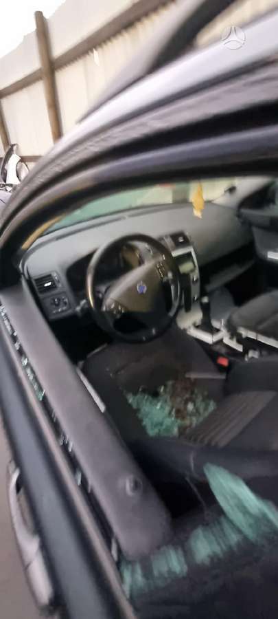 Volvo V50 по частям