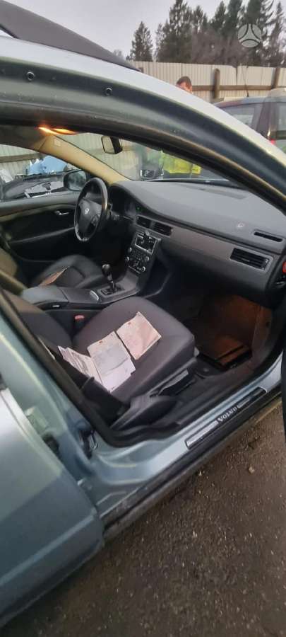 Volvo V70 dalimis