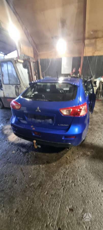 Mitsubishi Lancer for parts