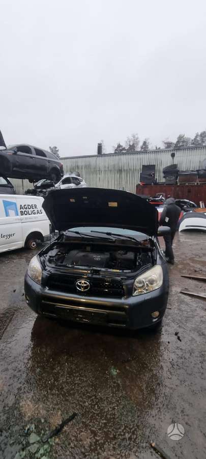 Toyota RAV4 по частям
