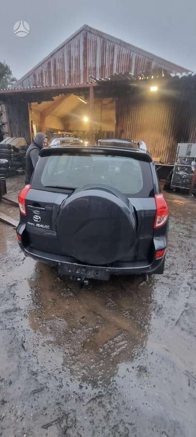Toyota RAV4 dalimis