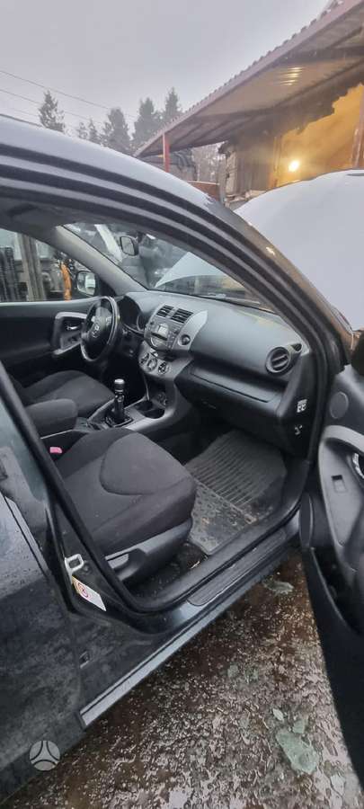 Toyota RAV4 по частям