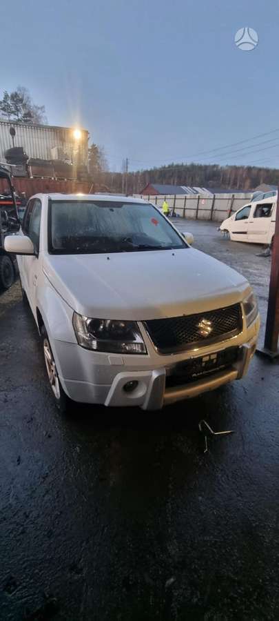 Suzuki Grand Vitara dalimis