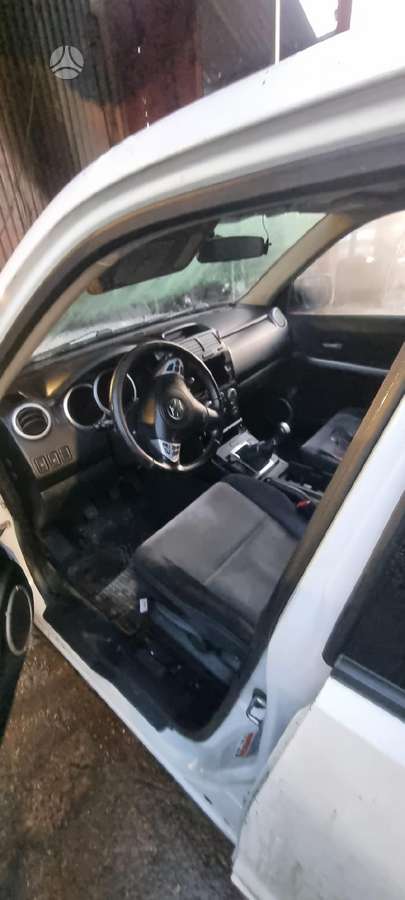Suzuki Grand Vitara dalimis