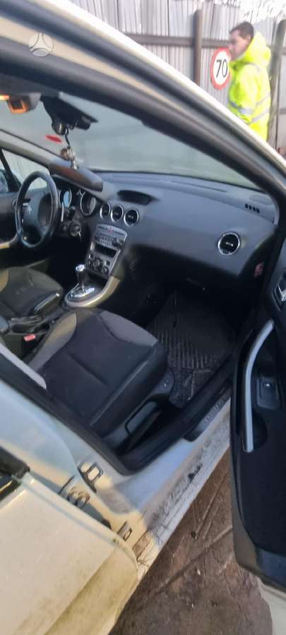 Peugeot 308 dalimis