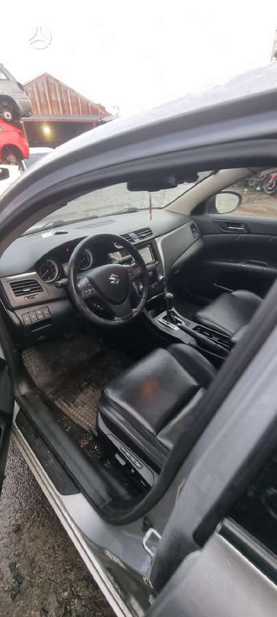 Suzuki Kizashi   rezerves daļās