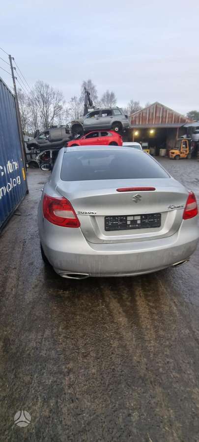 Suzuki Kizashi   rezerves daļās