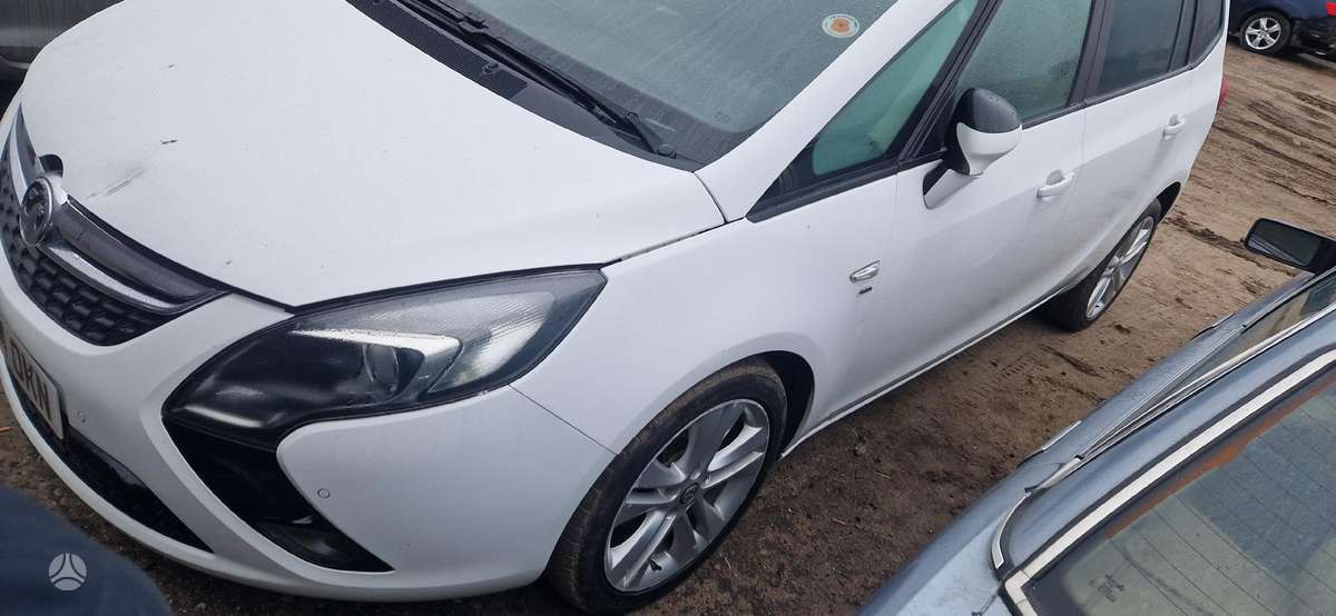 Opel Zafira for parts