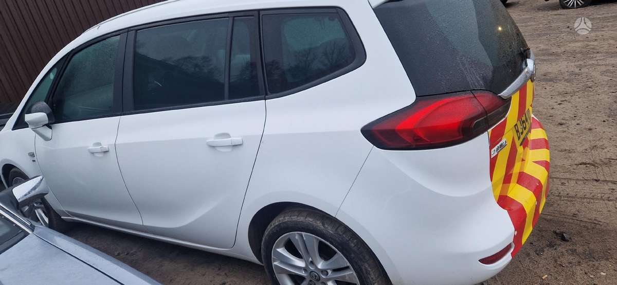 Opel Zafira for parts