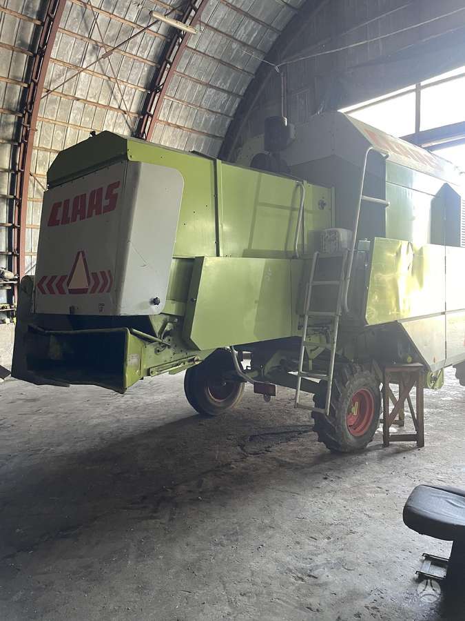 Claas Dominator 98SL, combine harvesters
