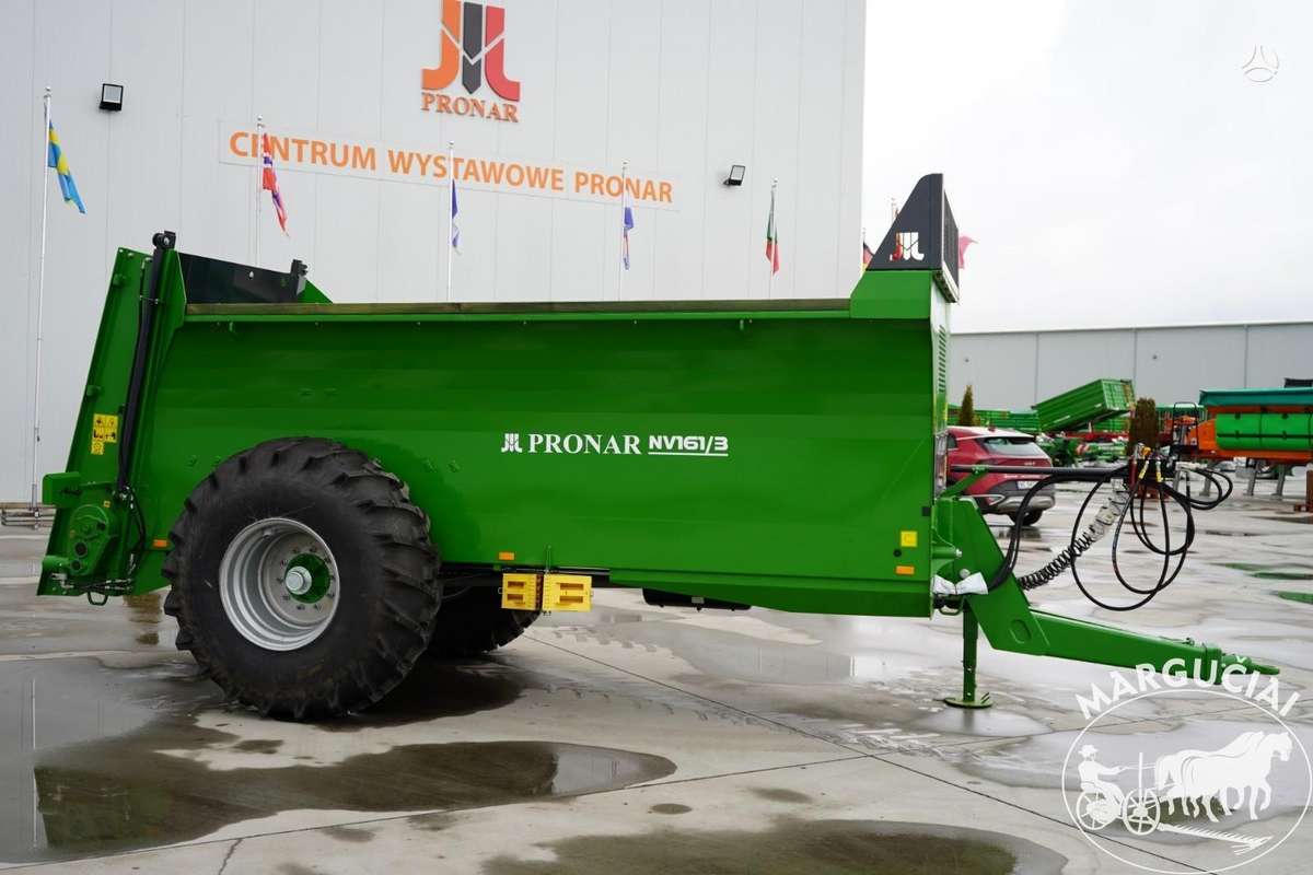 Pronar 9040 kg., manure shakers, compost shredders