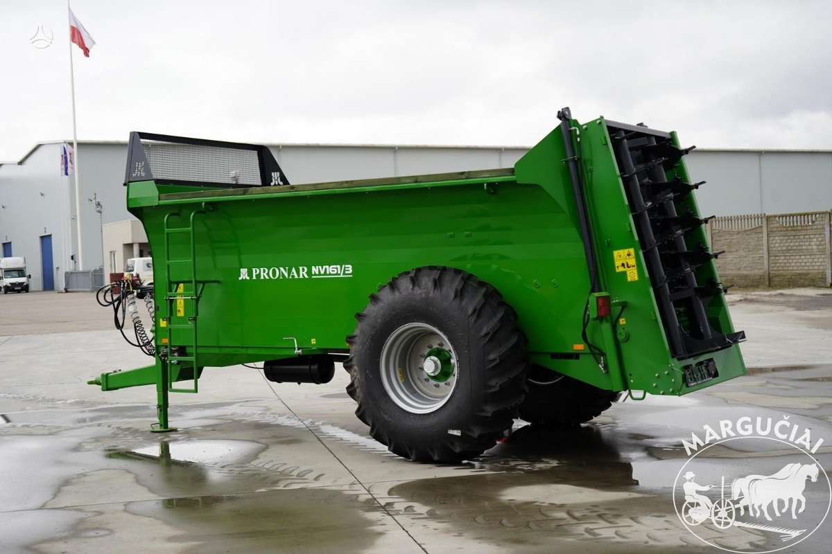 Pronar 9040 kg., manure shakers, compost shredders