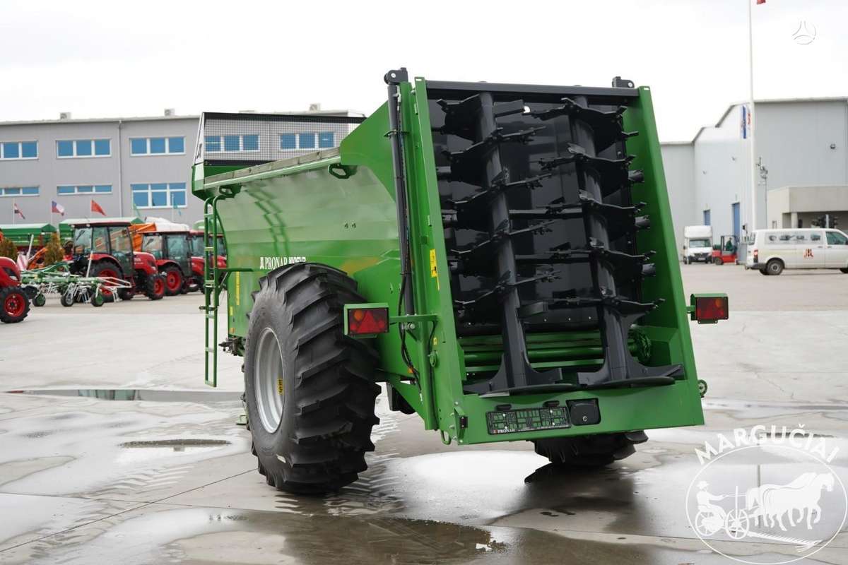 Pronar 9040 kg., manure shakers, compost shredders