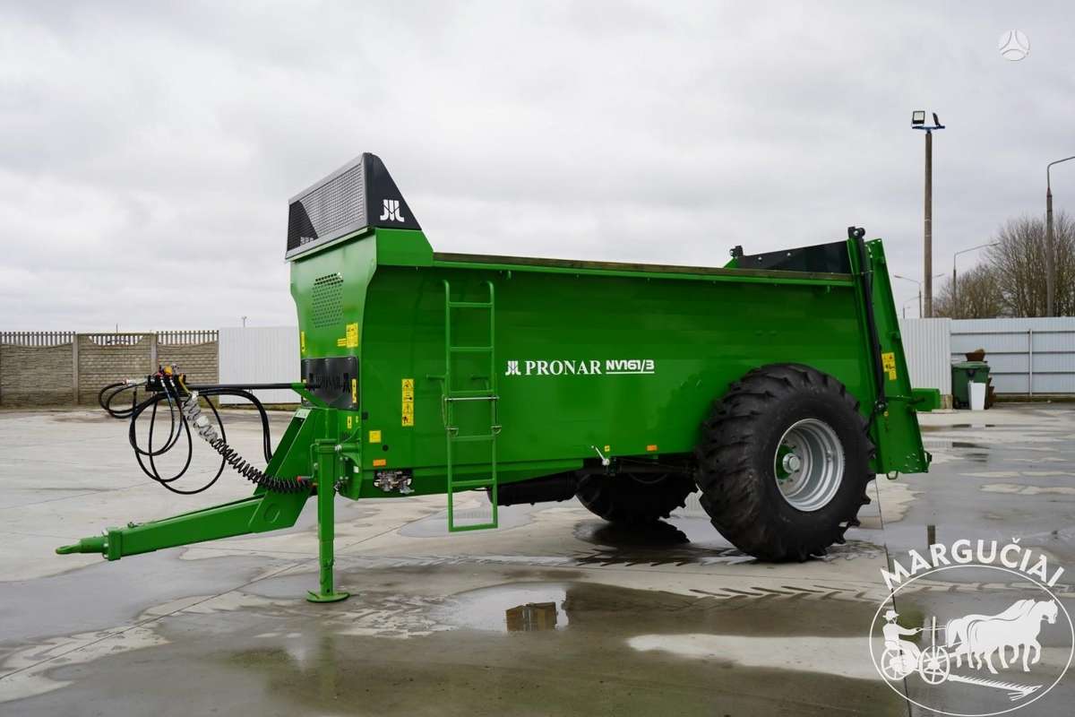 Pronar 9040 kg., manure shakers, compost shredders