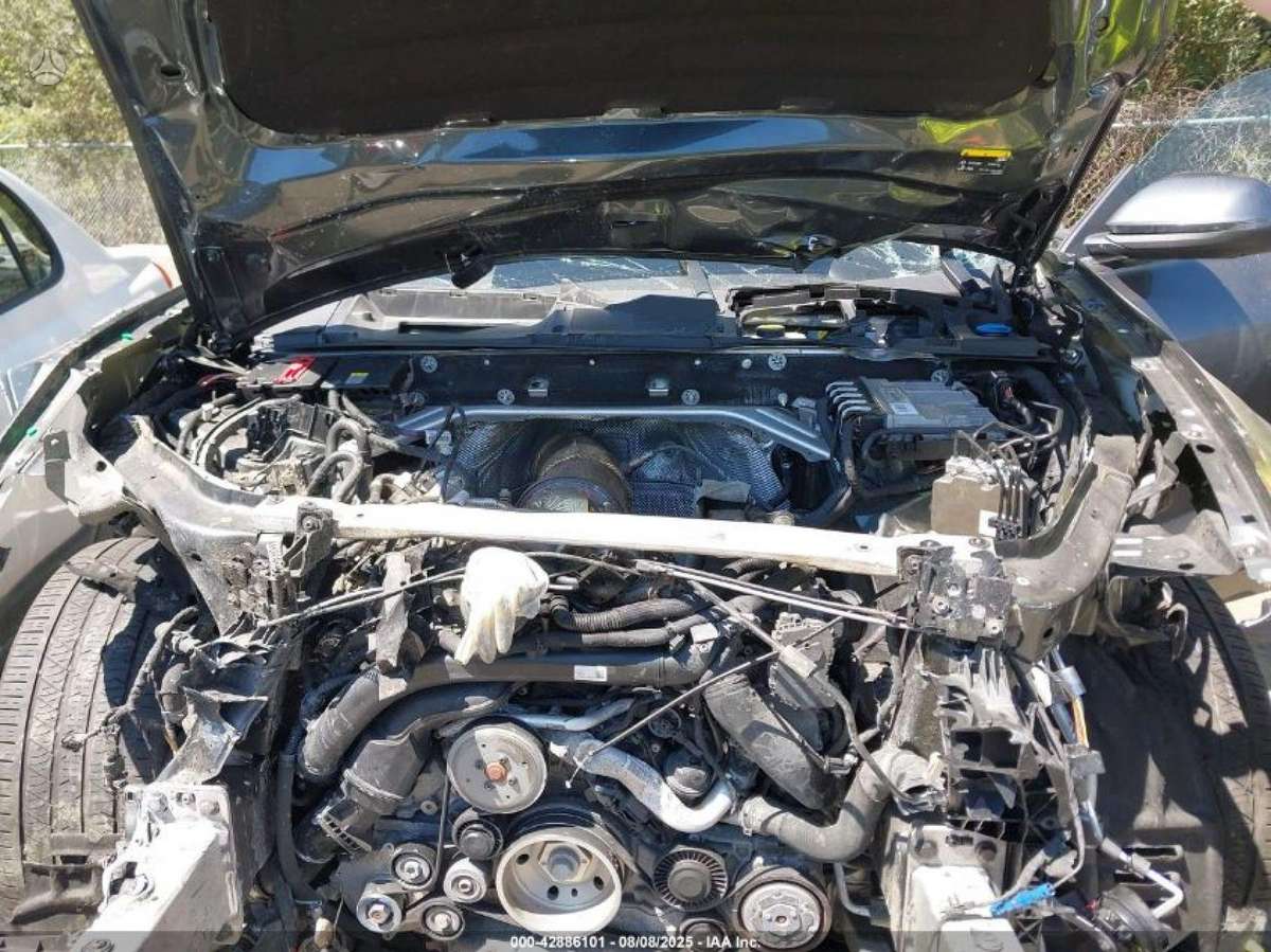 Audi Q8 dalimis
