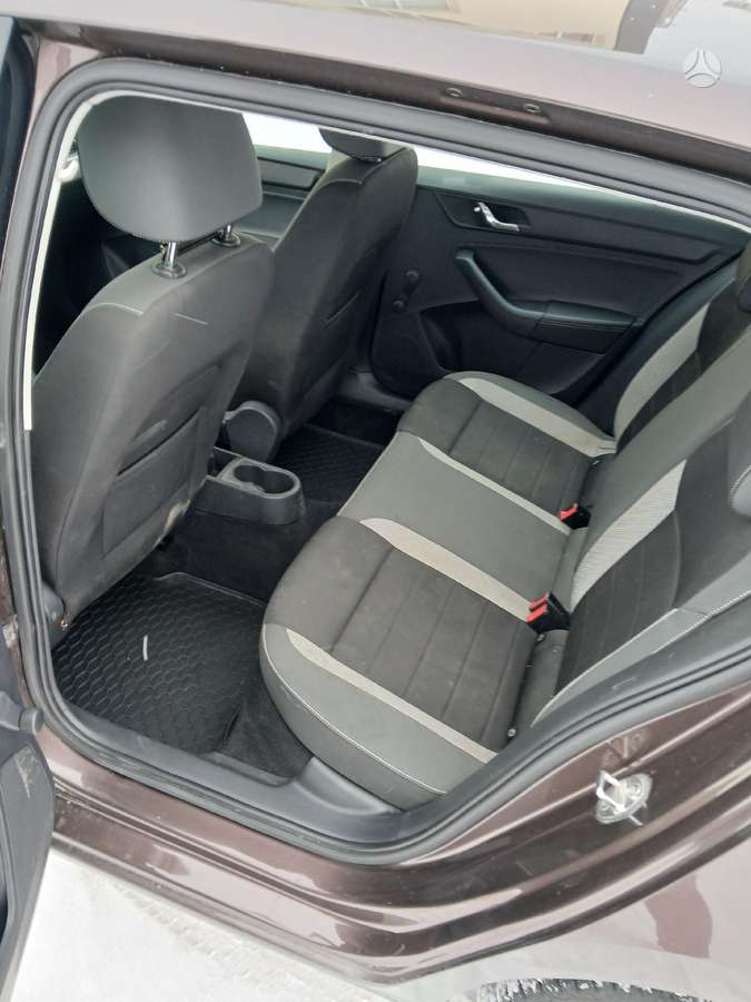 Skoda Rapid, 1.2 l., Хэтчбек