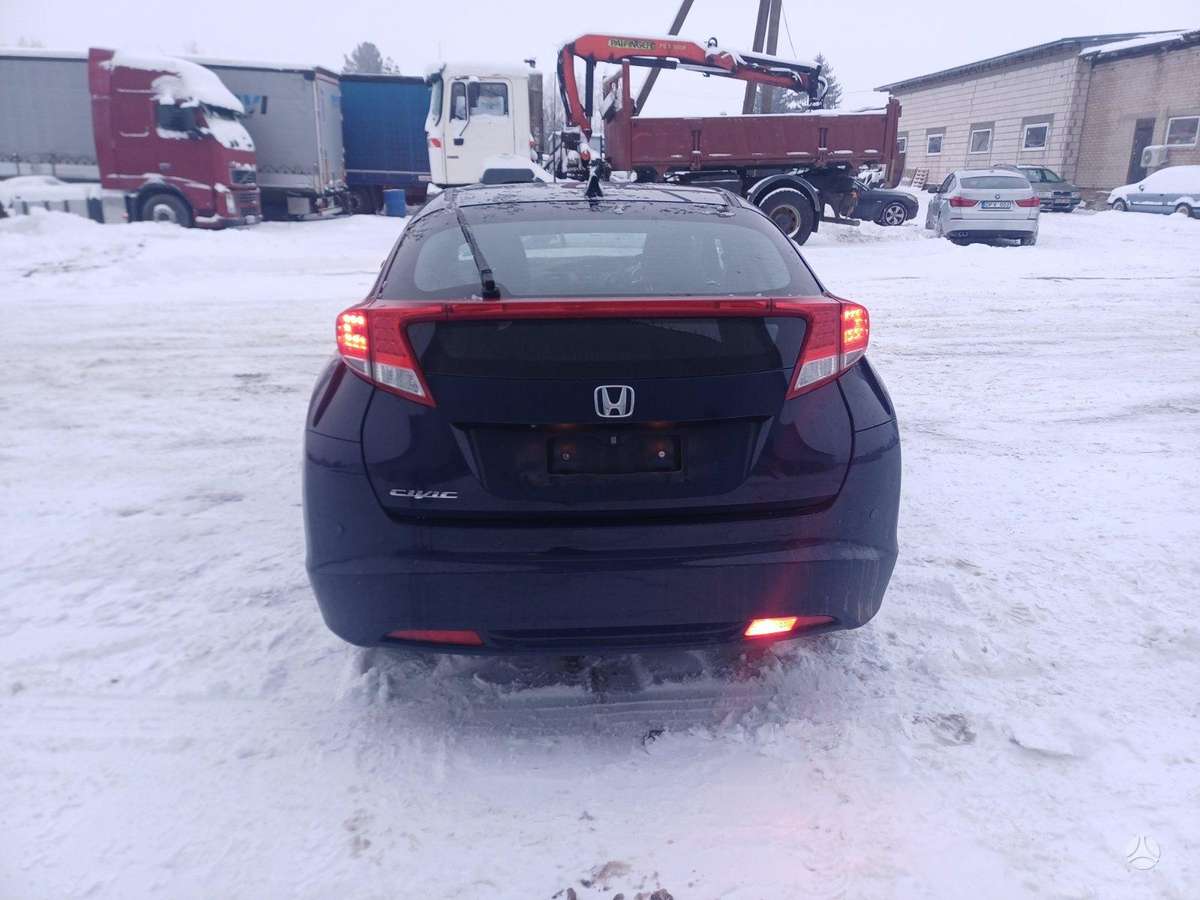 Honda Civic for parts. Color code b580 engine n16a1