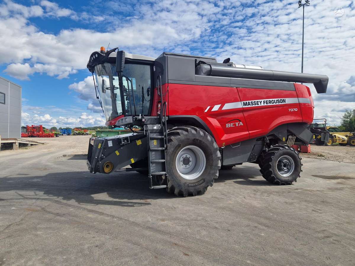Massey Ferguson 7370 BETA, combine harvesters