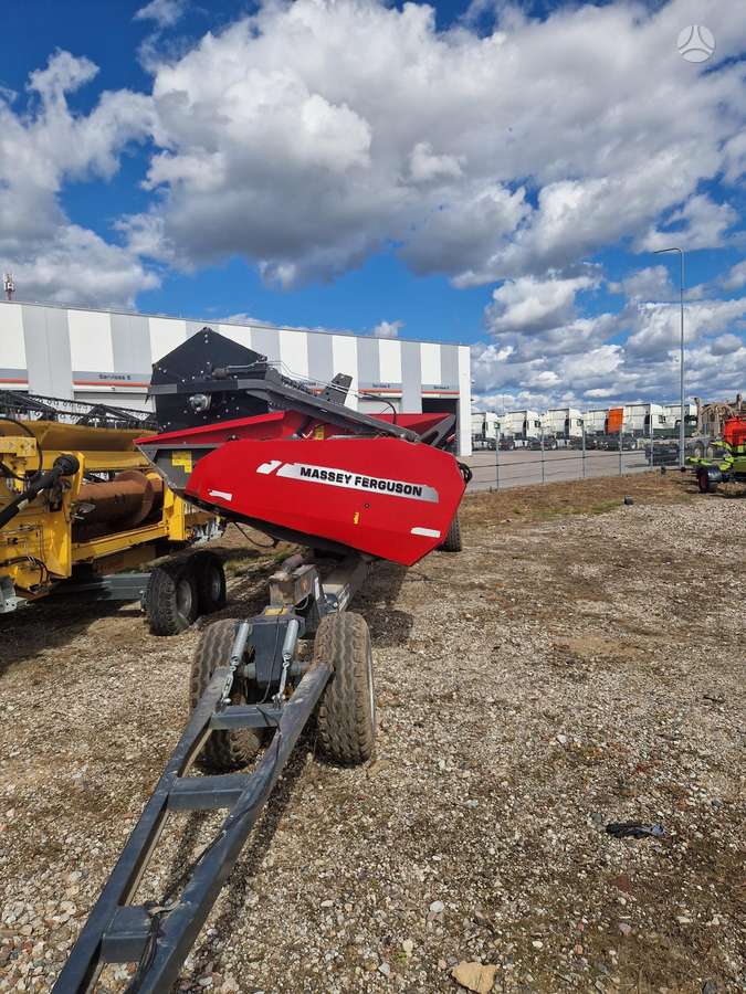 Massey Ferguson 7370 BETA, kombainai