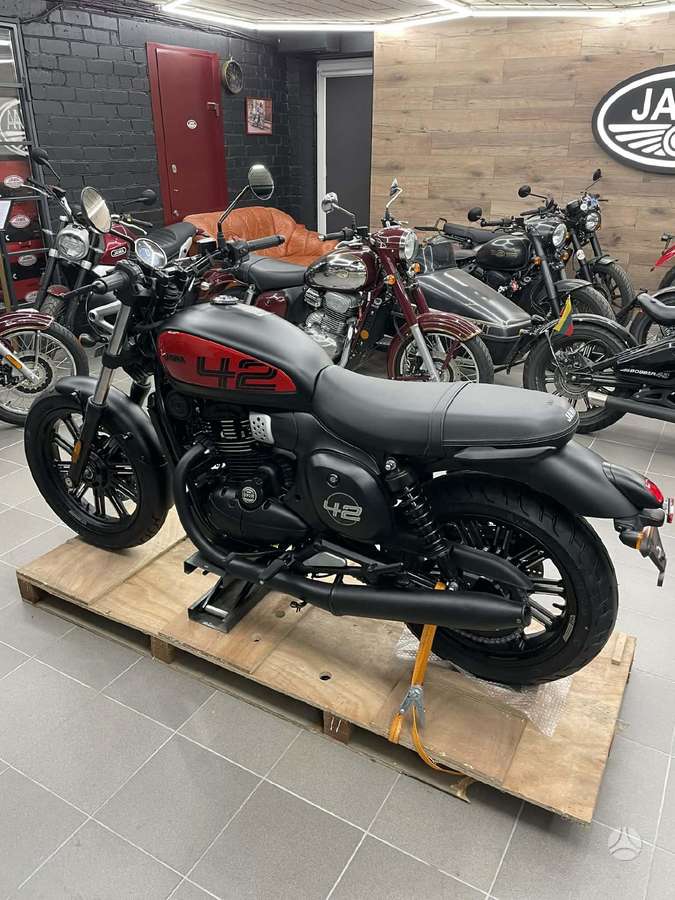 Jawa 350 350cc, street / classic