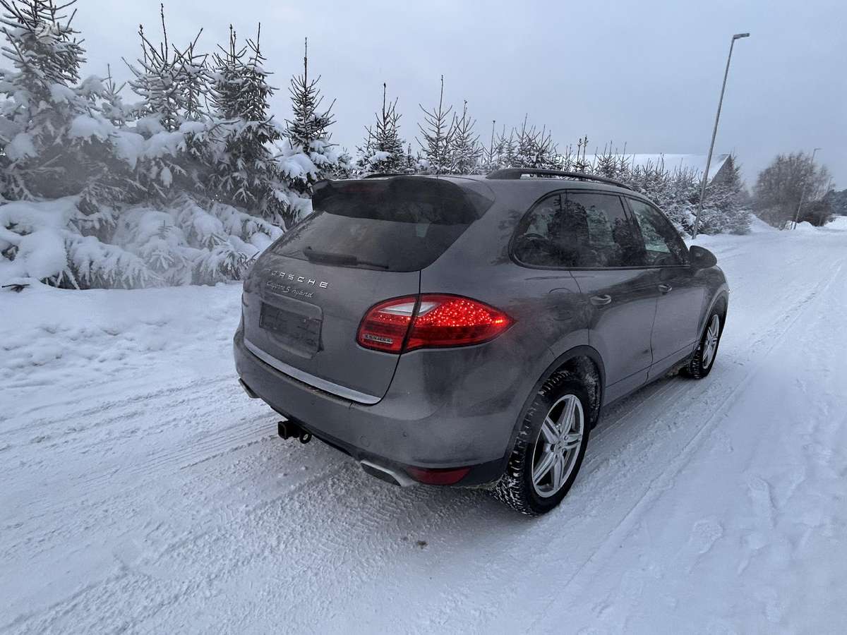 Porsche Cayenne, cgf, dalimis