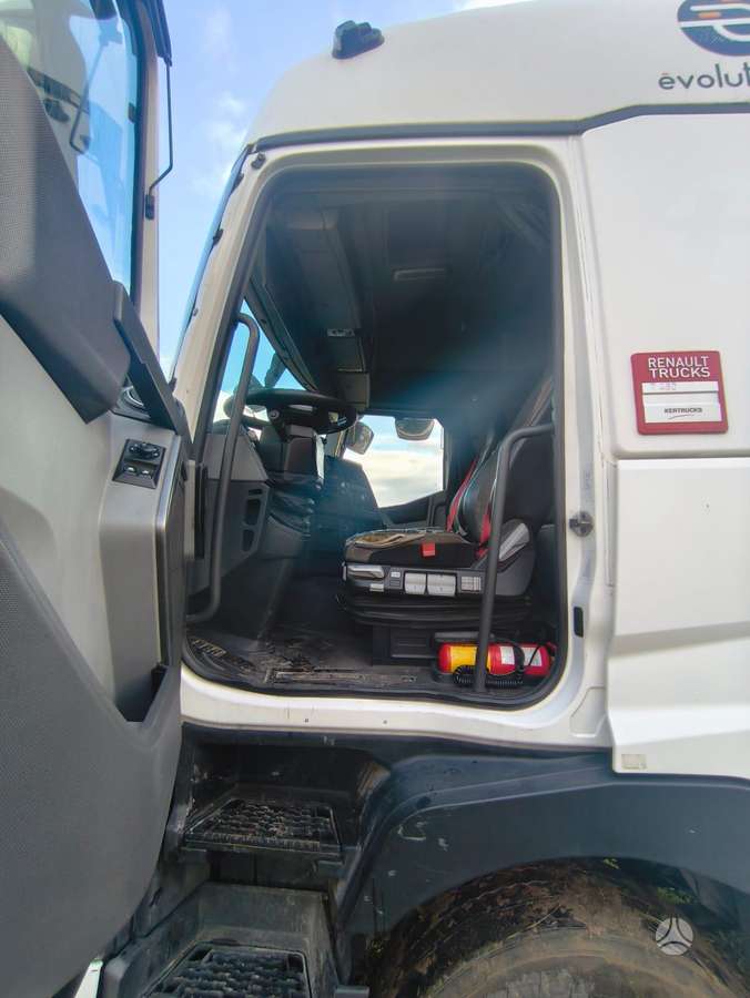 Renault T 480, single sleeper