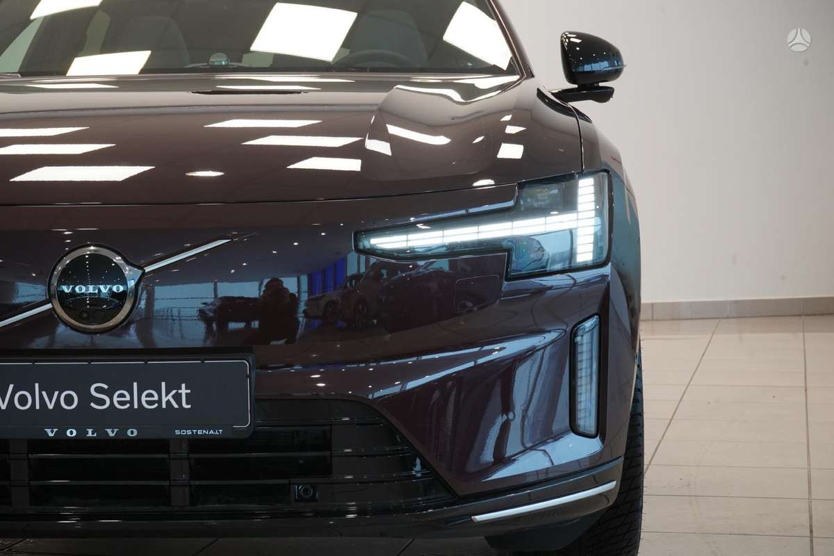 Volvo ES90 - 5