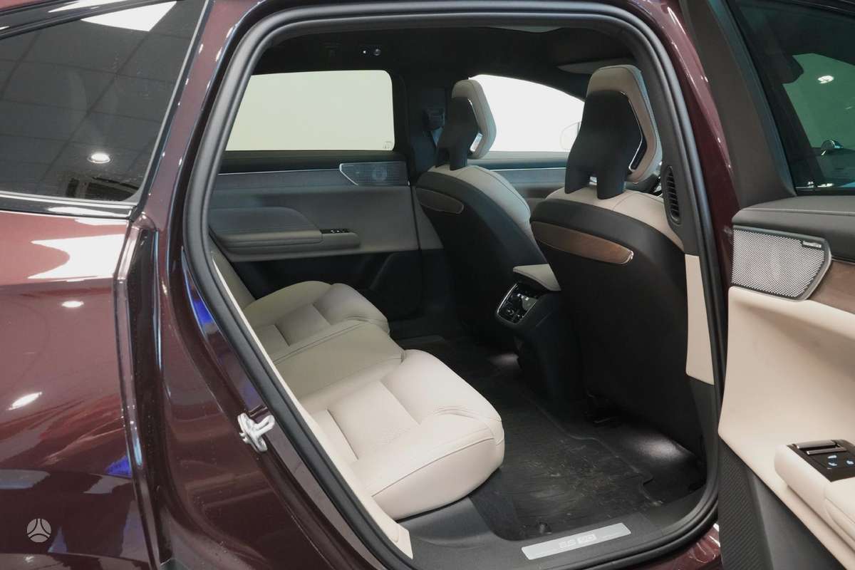 Volvo ES90 - 12