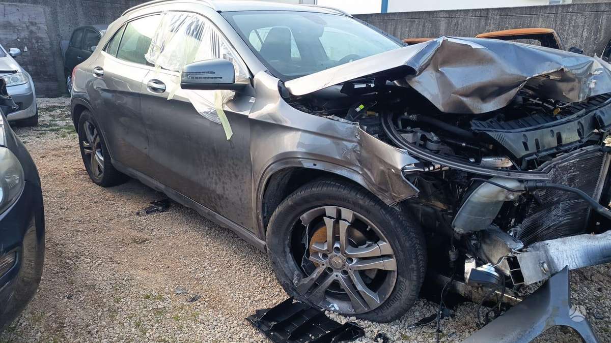 Mercedes-Benz GLA220 651930