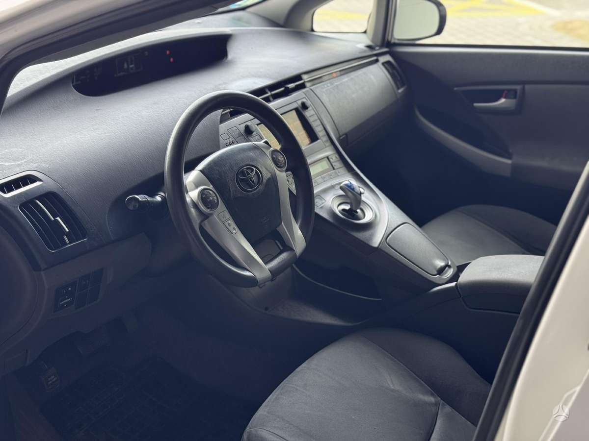 Toyota Prius - 7
