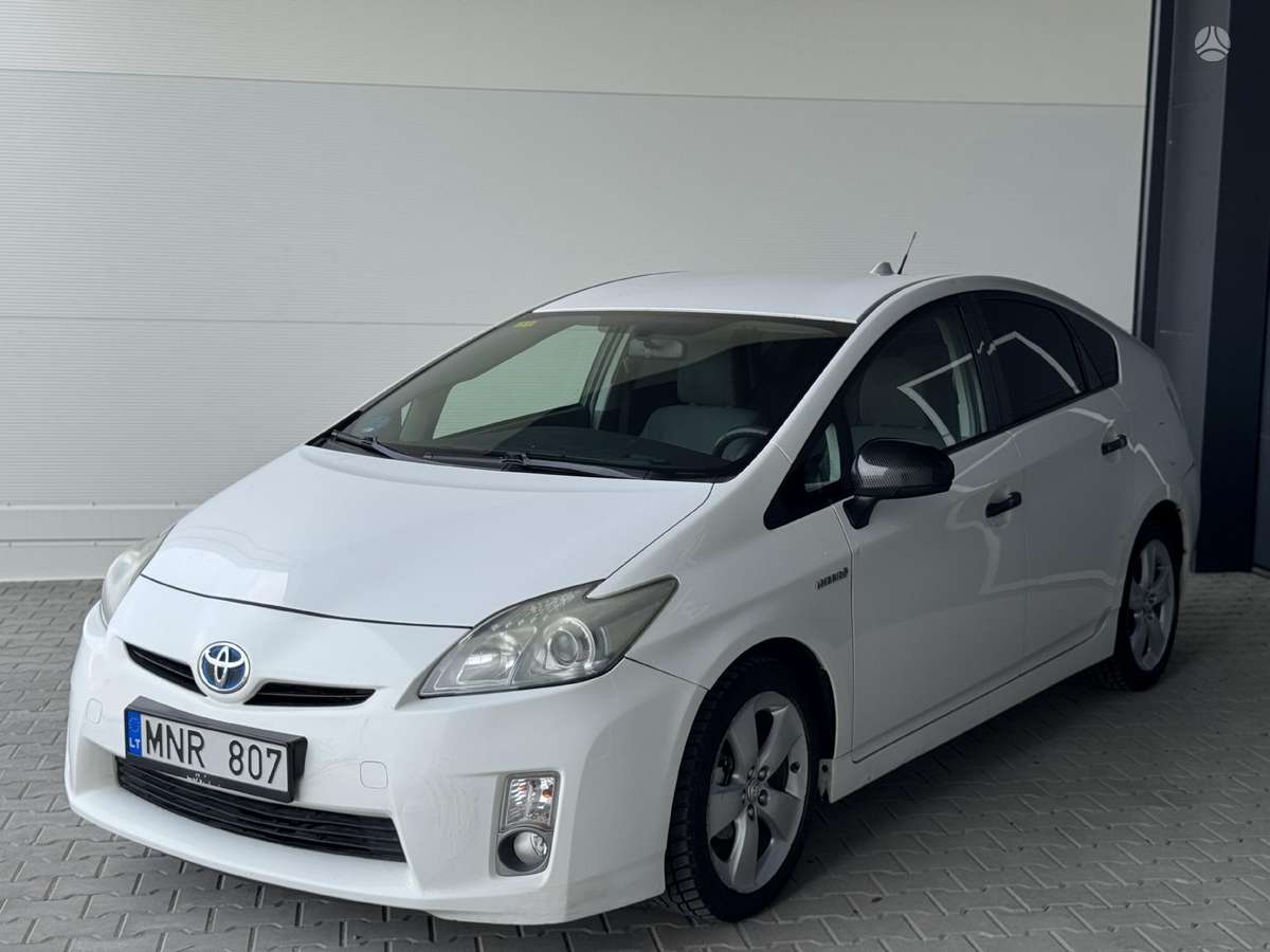 Toyota Prius - 3
