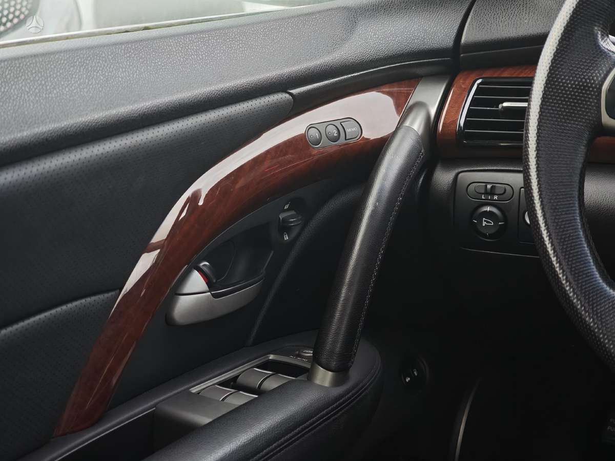 Acura RL, 3.7 l., Седан