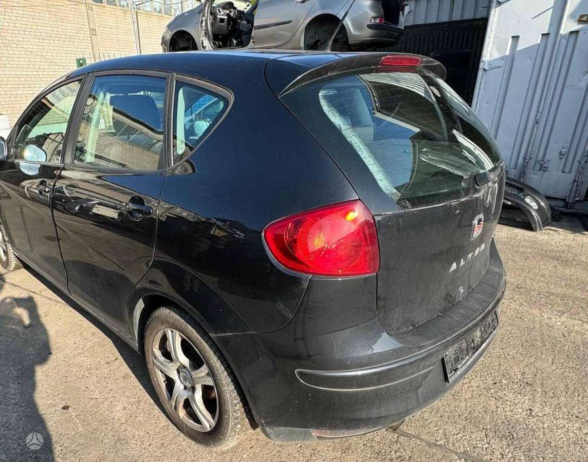 Seat Altea Vokiši auto dalimis